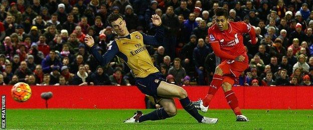 Roberto Firmino puts Liverpool 1-0 up against Arsenal