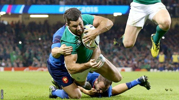 Rob Kearney touches down for a try in the second half