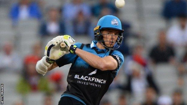 Mitchell Santner was Worcestershire's leading Twenty20 wicket taker last season with 13