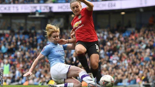 Aoife Mannion in action for Man City against Man Utd