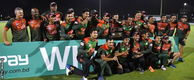 Bangladesh with the T20 series trophy