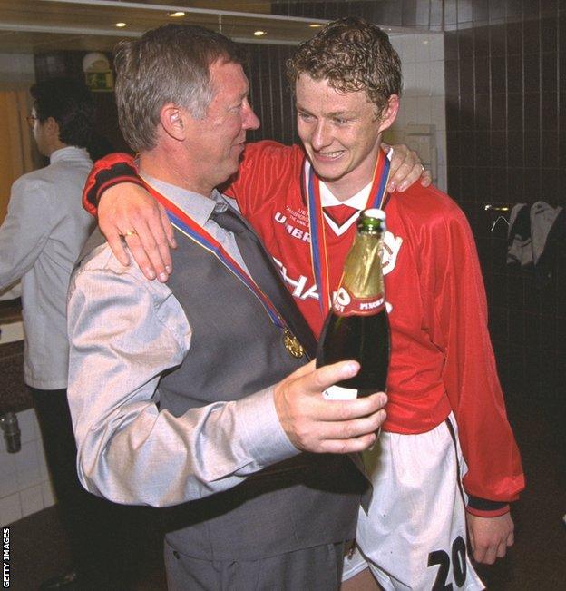 Sir Alex Ferguson and Ole Gunnar Solskjaer celebrate winning the 1999 Champions League