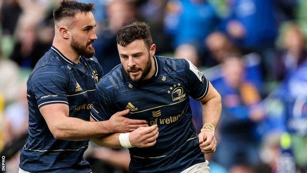 Robbie Henshaw celebrates with Ronan Kelleher