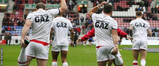 England players warm up