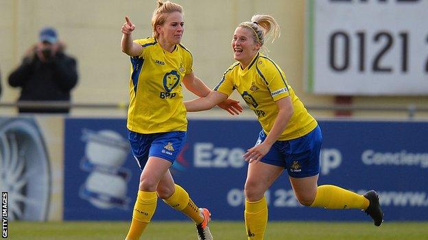 Natasha Dowie playing for Doncaster Rovers Belles