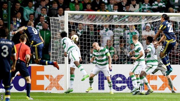 Fernandao scores for Fenebahce against Celtic