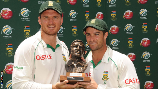 Graeme Smith (left) with Mark Boucher in 2010