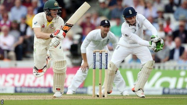 Steve Smith accumulates at The Oval