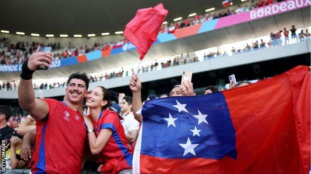 Javier Eissmann with Chile fans