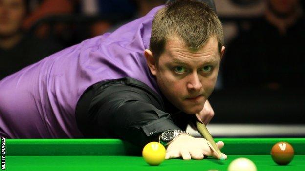 Mark Allen clinched a final frame decider against Mark Davis at the Players Championship