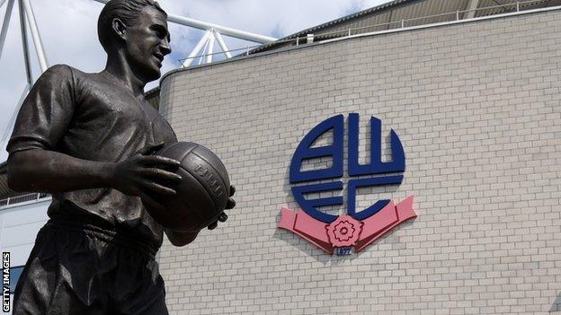 Nat Lofthouse statue at the Macron Stadium