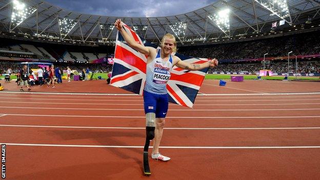 Jonnie Peacock celebrates winning gold at the London 2017 World Para-athletics Championships