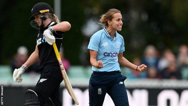 Tash Farrant celebrates wicket