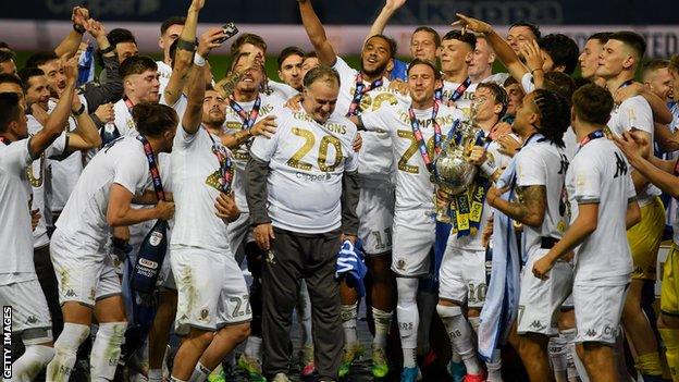 marcelo Bielsa and Leeds celebrate winning promotion to the English top flight