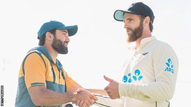 Pakistan captain Mohammad Rizwan congratulates New Zealand captain Kane Williamson after the Black Caps won the second test in Christchurch in January