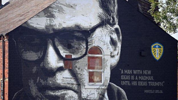 Marcelo Bielsa mural