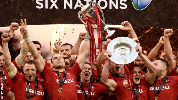 Wales celebrate winning the Six Nations grand slam