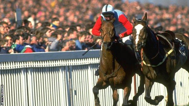 Jimmy Frost wins the 1989 Grand National on board Little Polveir