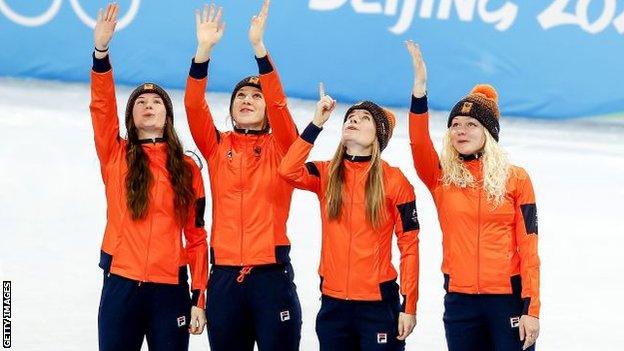 Selma Poutsma, Suzanne Schulting, Yara van Kerkhof and Xandra Velzeboer of the Netherlands pay tribute to Lara van Ruijven