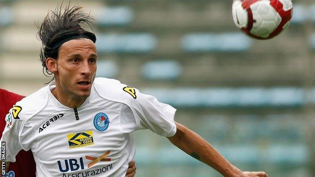 Gabriele Cioffi in action for AlbinoLeffe in 2010