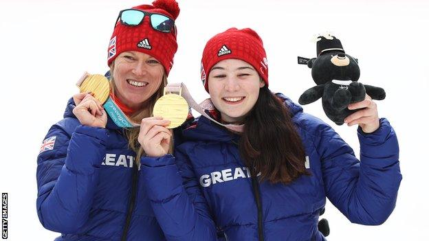 Menna Fitzpatrick and Jen Kehoe with their Paralympic gold medals