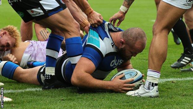 Tom Dunn scores for Bath