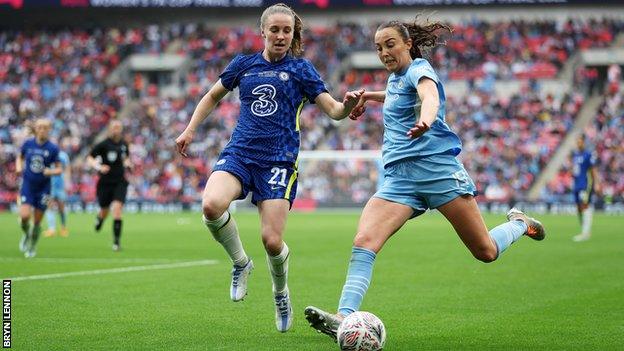 Caroline Weir shoots against Chelsea