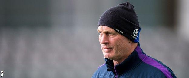 Vern Cotter at Scotland training