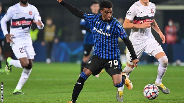 Amad Diallo in action against Midtjylland