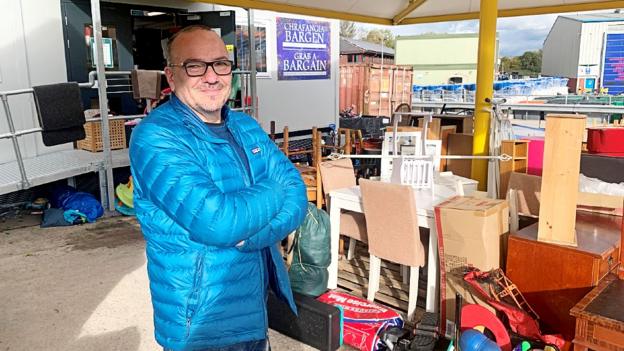 Repair it, reuse it: The people saving stuff from landfill - BBC News