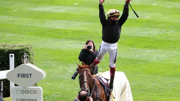 Frankie Dettori on Stradivarius