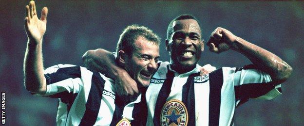 Alan Shearer and Les Ferdinand celebrate