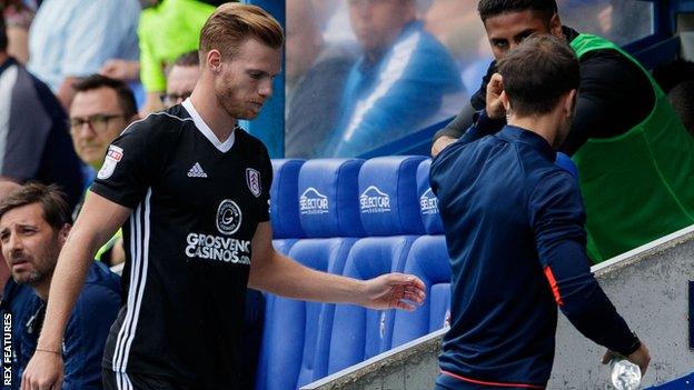 Tomas Kalas sent off for Fulham against Reading