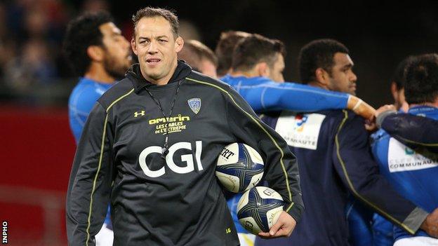 Gibbes has previous experience of Top14 rugby after three seasons as forwards coach with Clermont Auvergne