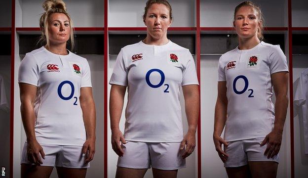 Vicky Fleetwood, Rochelle Clark and Lydia Thompson in the new England women's kit