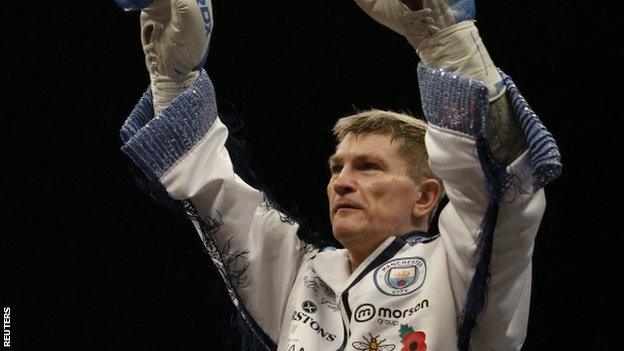 Ricky Hatton salutes the crowd before his fight with Marco Antonio Barrera