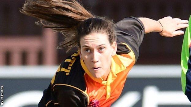 Emily Arlott took four wickets in an over for Central Sparks, ending with a hat-trick as Southern Vipers slumped from 17-1 to 17-5