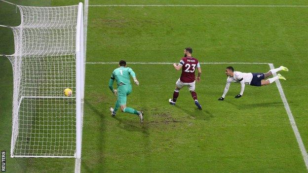 Gabriel Jesus scores for Manchester City against Burnley