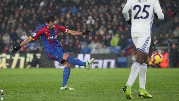 Luka Milivojevic scores for Crystal Palace against Leicester