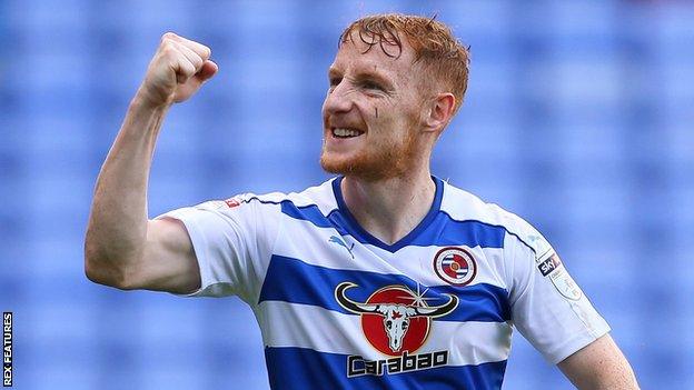 Stephen Quinn in action for Reading