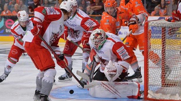 Steelers v Devils