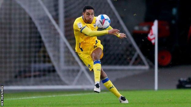 Terell Thomas in action for AFC Wimbledon