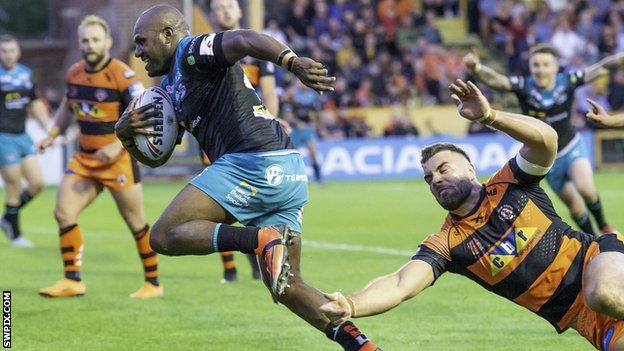 Robert Lui danced past Mike McMeeken to score Leeds' third try