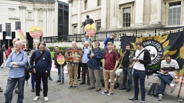 Employees of the National Gallery protest against privatisation