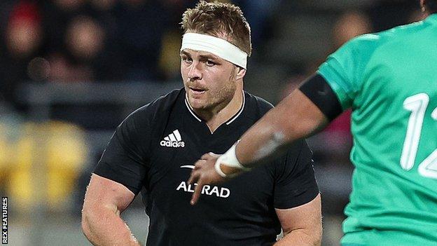 Sam Cane attacks for New Zealand