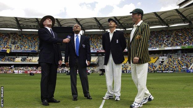 Nasser Hussain and Steve Waugh at the toss