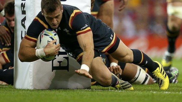 Gareth Davies scores his fourth try of the tournament