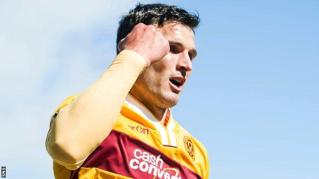 John Sutton celebrates a Motherwell goal