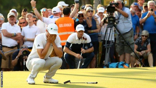 Li Hoatong and Justin Rose