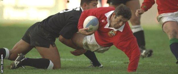 Gavin Hastings scores a try for the Lions against the NZ Maori on their 1993 tour